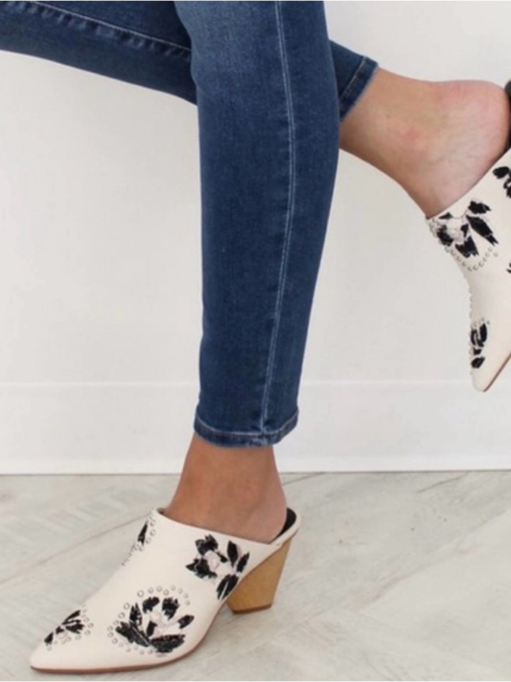 Dolce Vita White Pointed Mule with Black Floral Design